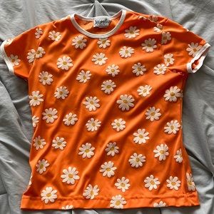 Daisy patterned tshirt!